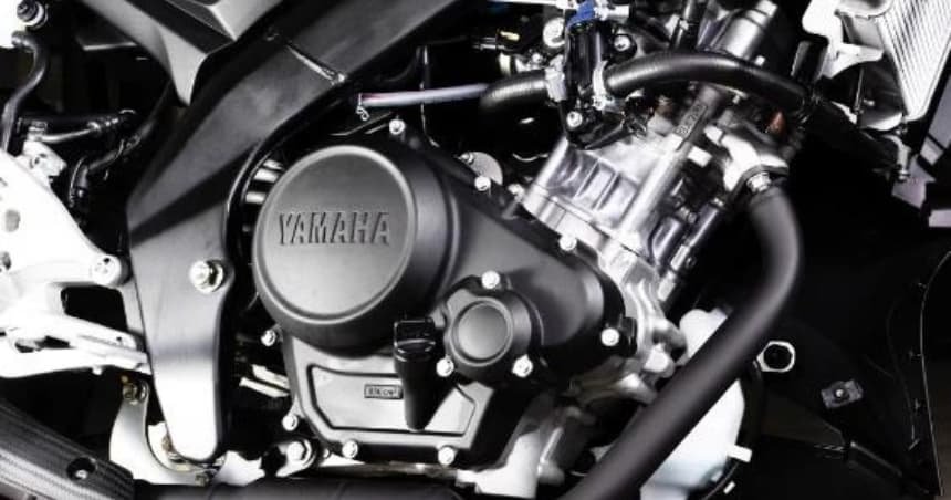 Yamaha R15S Engine