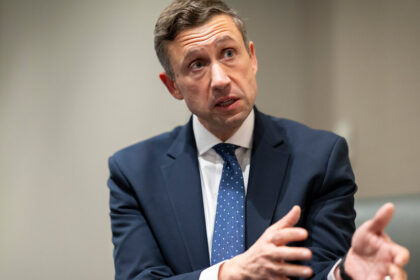 D.N.C. Leader Moves to Rein In Deputy Who Went Rogue on Primary Challenges