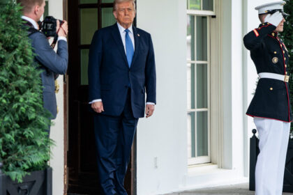 Trump Executive Order Eases Firing of Probationary Federal Workers