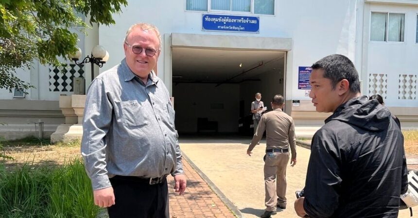 Prosecutors Will Not Prosecute Paul Chambers, American Accused of Insulting Monarchy in Thailand