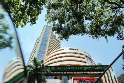Vijay L Bhambwani's Ticker: Markets under “fog of war”