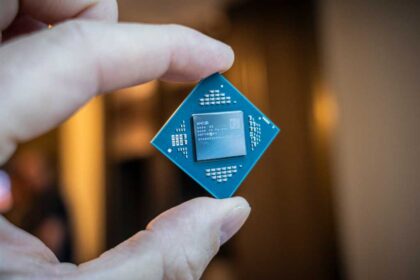 Radeon RX 9060 chip shot