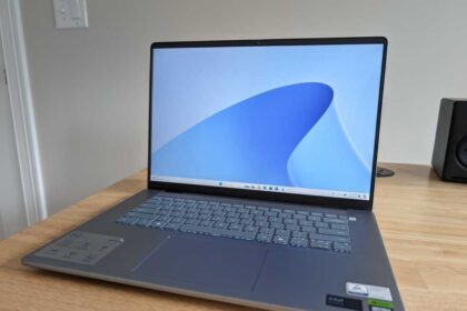 Dell Inspiron Plus 16 open
