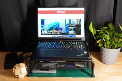 Lenovo Legion Pro 7i 16 head on image