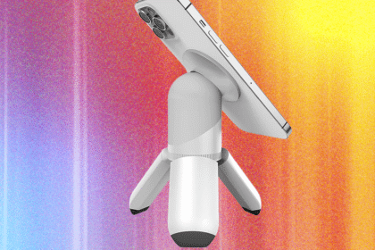The MagPod Is a Basic Smartphone Tripod I Can’t Live Without