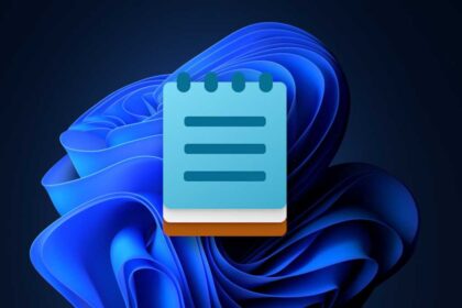 Windows 11 Bloom background with Notepad icon