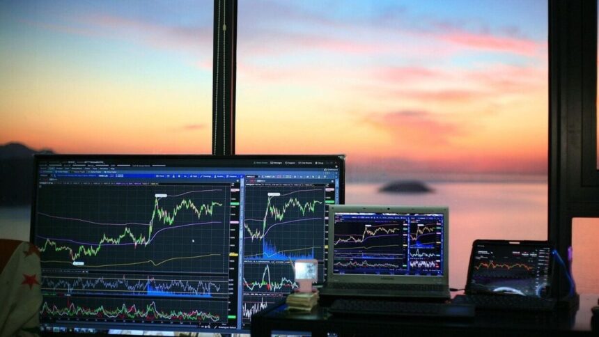 Recommended stocks to buy today: Top stock picks by market experts for 26 May