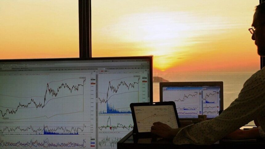 Recommended stocks to buy today: Top stock picks by market experts for 19 May