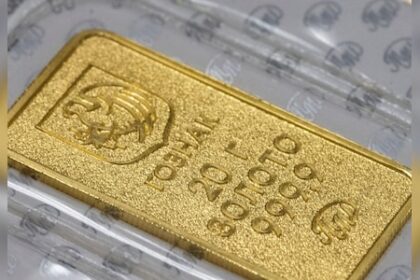 Gold tumbles as dollar rises: Should investors buy this correction