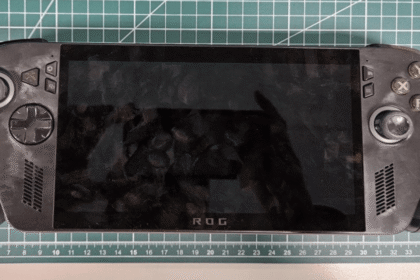 FCC documentation photo of ROG Ally 2