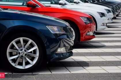 Maharashtra Leads India in Passenger Vehicle Sales in FY25, TK247