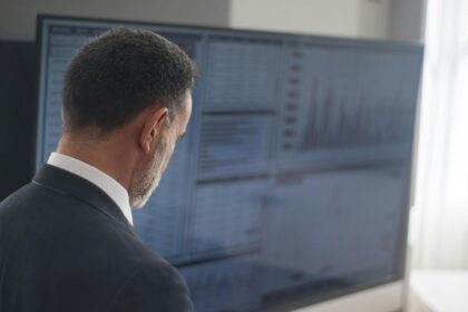 Growth vs value stocks: Best investment strategy for 2025?