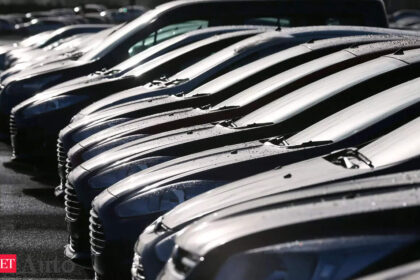 UK's car output drops in April, sees worst start to year since 2009, TK247