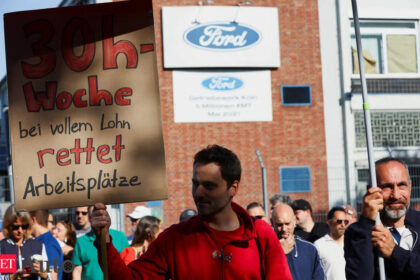Workers strike in protest against job cuts at Ford Germany, TK247