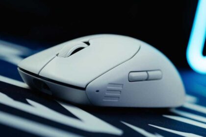 Alienware Pro Wireless gaming mouse promo