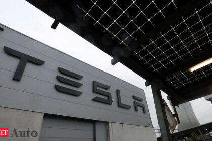 Tesla Faces Stiff Competition from Chinese EV Rivals Amid Declining Sales, TK247