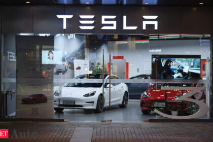 Tesla shares gain after $152 billion selloff, but Trump-Musk truce uncertain, TK247